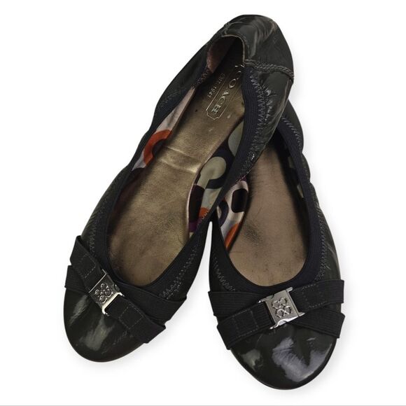 Coach Silver Gray Patent Leather Flats with Logo Buckle - Picture 3 of 5